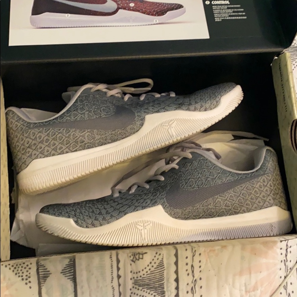 kobe mamba instinct basketball sneaker